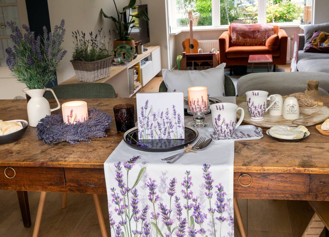 Ambiente - Lavender Shades Kollektion - Tischläufer mit Tischaccessoires