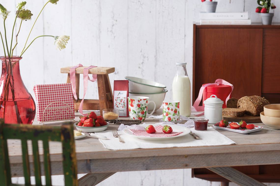 Ambiente - Garden Strawberries - Becher, Kerze und Tee - Tischdekoration