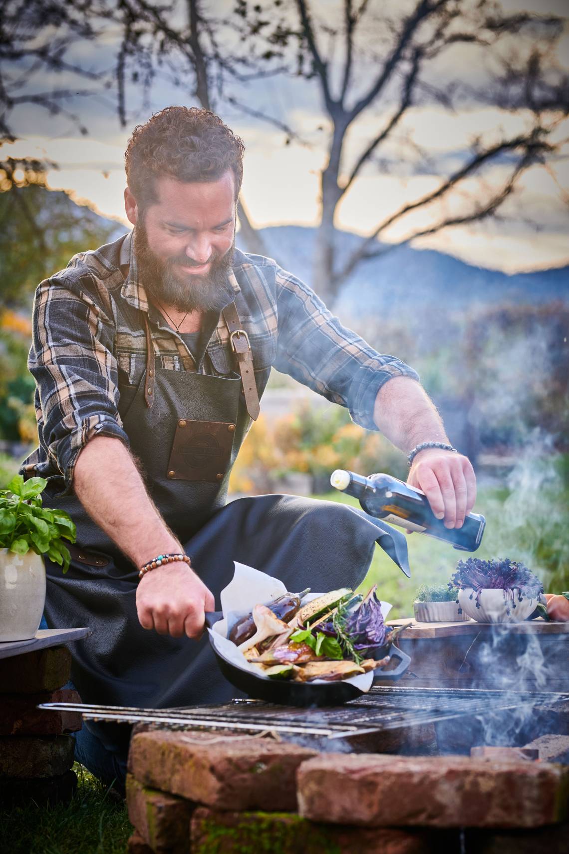 F.DICK Lederschürze inszeniert am Grill