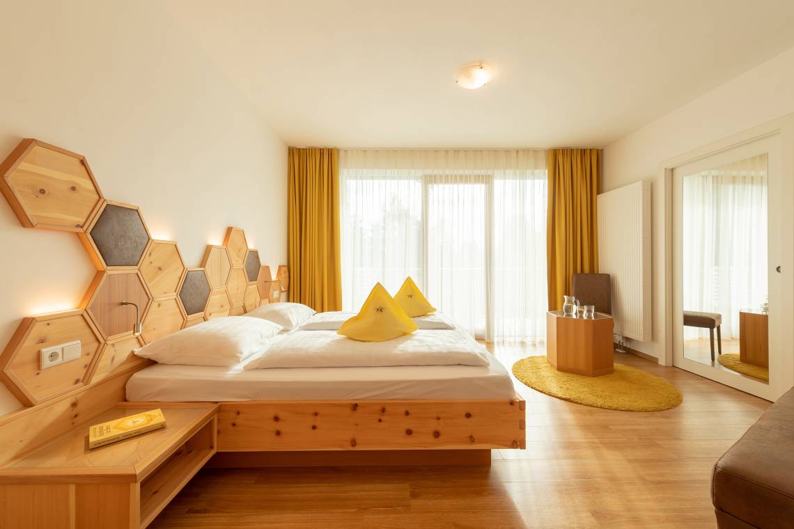 Zimmer im APIPURA Hotel Rinner - Doppelbett