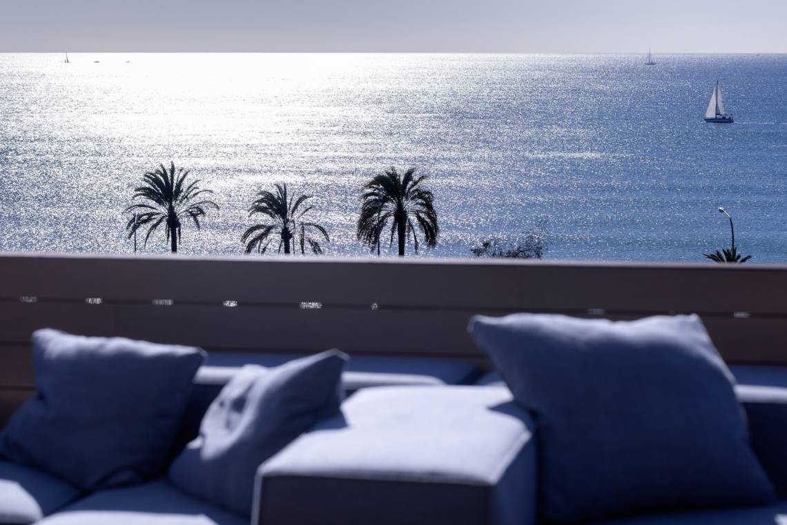 It Mallorca - Calatrava Boutique Hotel - Dachterrasse mit Blick auf die Küste