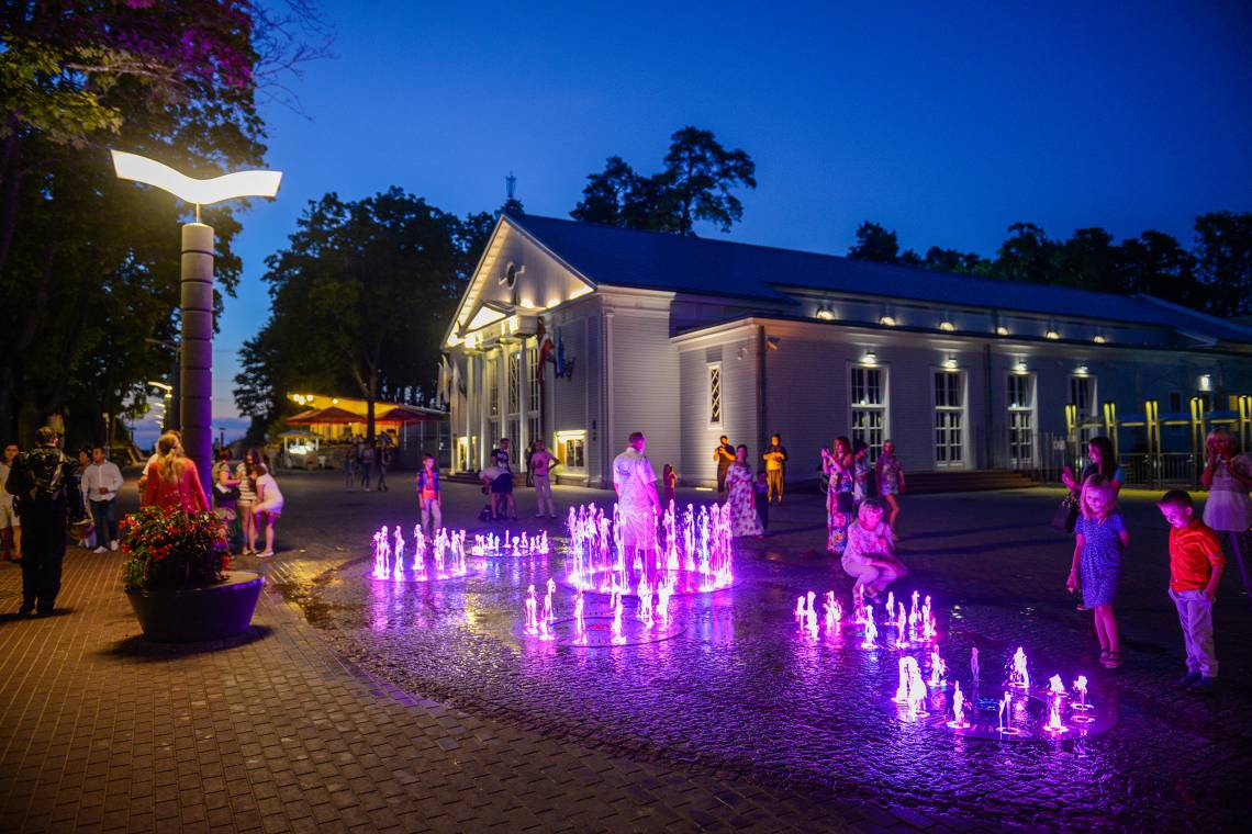 Lichtspiel vor dem Dzintari-Konzertsaal