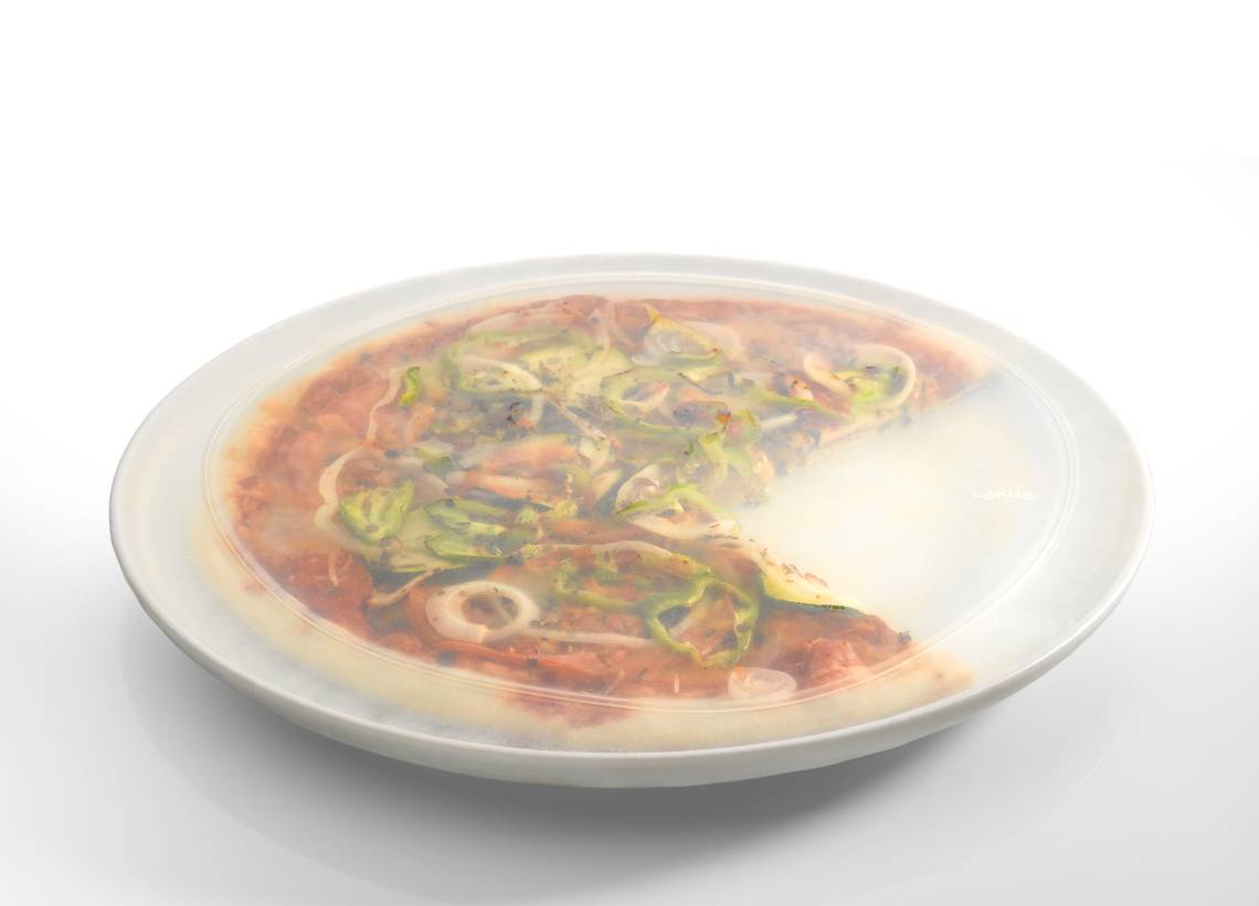 Lékué - Stretch Tops lassen sich auch über einen Pizzateller spannen