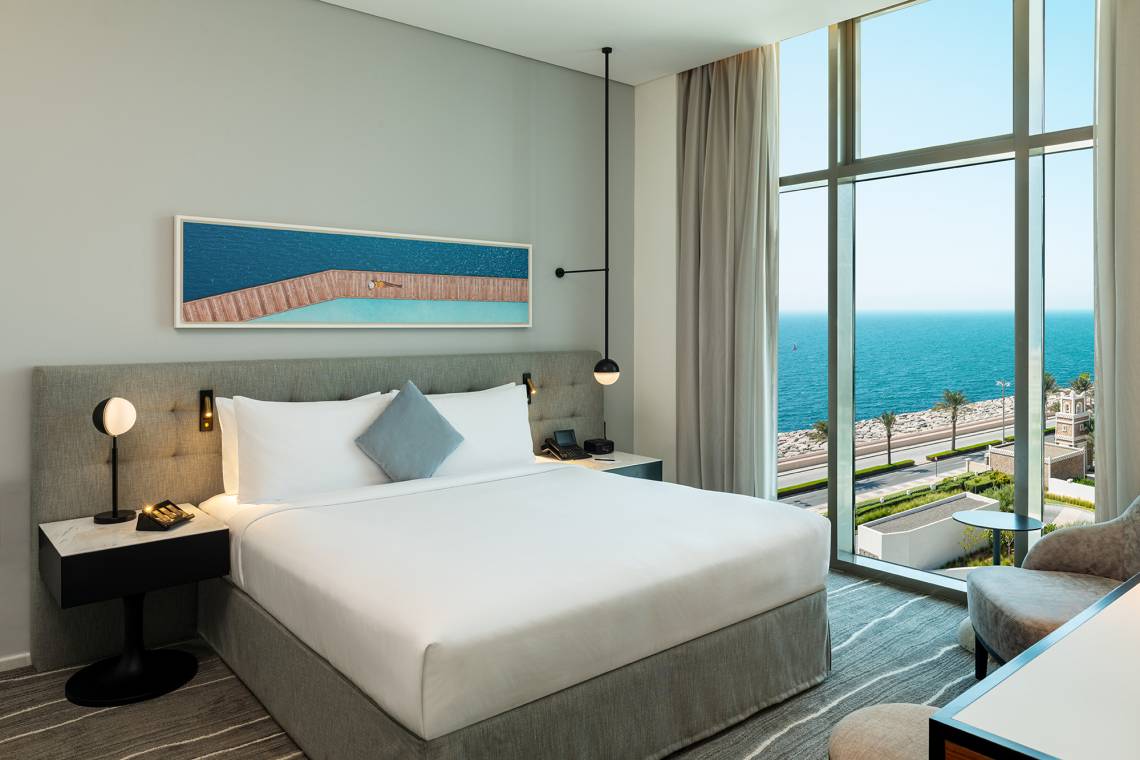 TH8 Palm Dubai Beach Resort Zimmer
