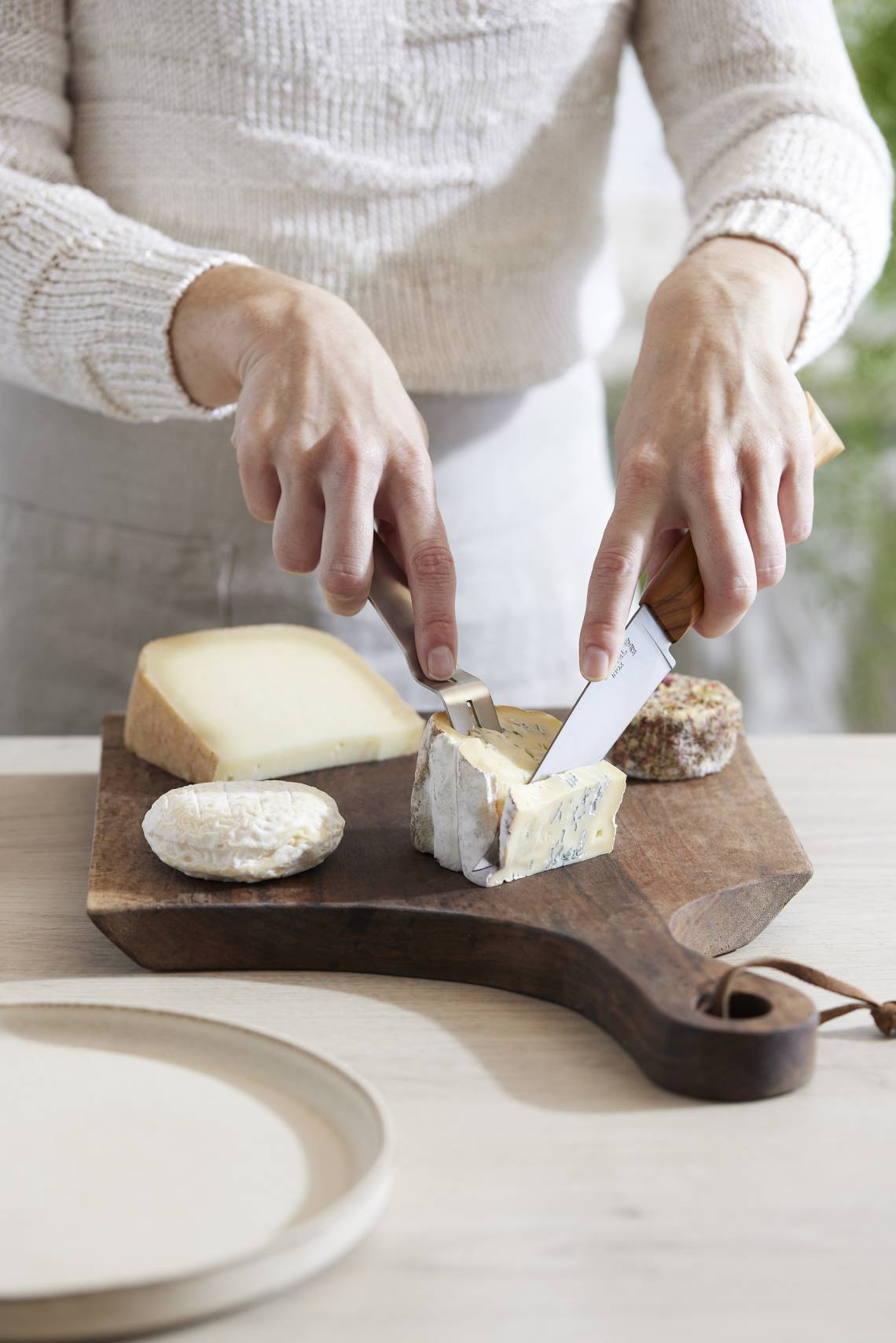 OPINEL - Schneidet Brie und Co. ohne Probleme: Käse-Set Olivier
