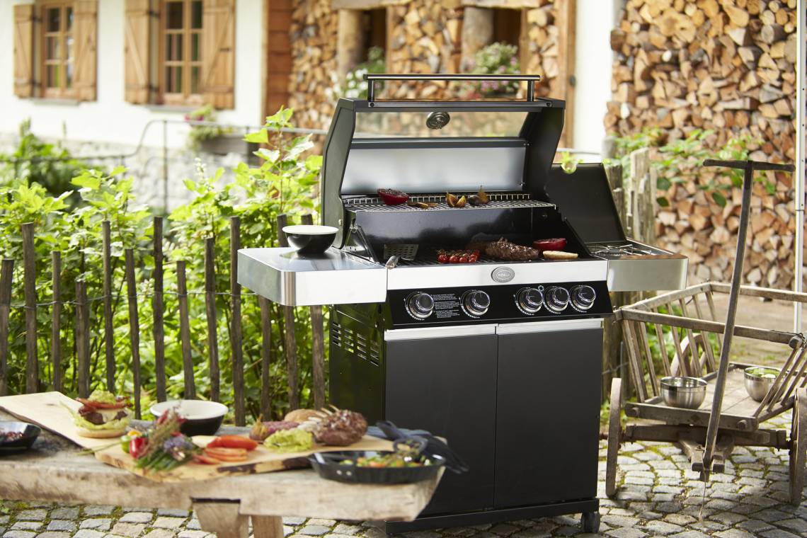 Rösle - Der Grill-Sommer kann kommen mit der BBQ-Station VIDERO G4