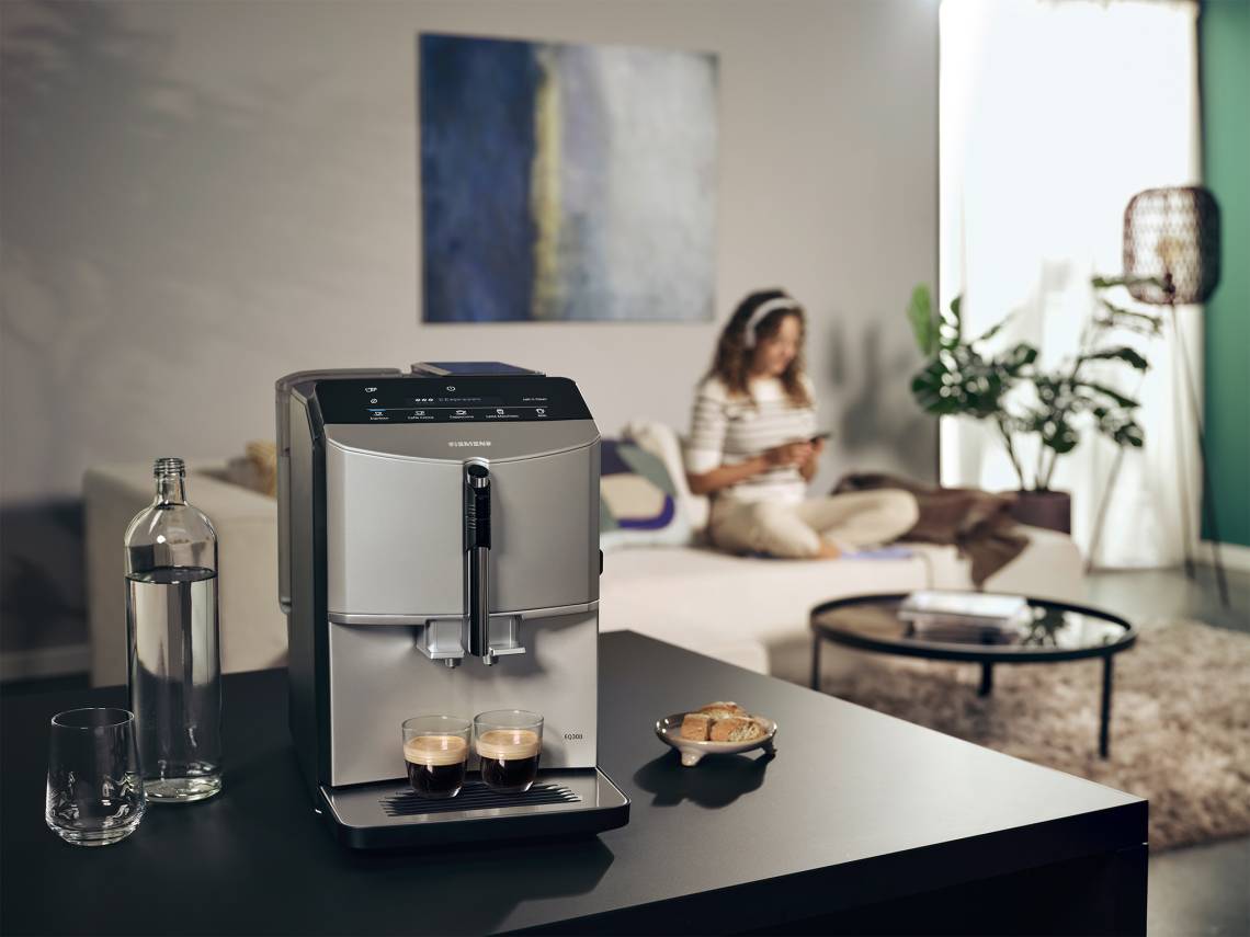 Der perfekte Kaffee nur einen Fingertipp entfernt mit dem Siemens Kaffeevollautomat EQ300