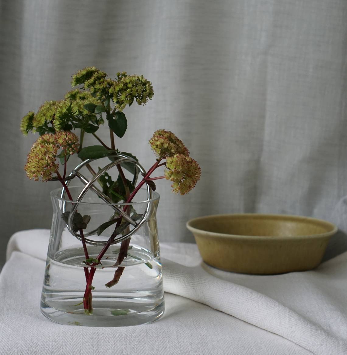 Perfekt für raffinierte Blumenarrangements: Vase Sphere von Born in Sweden