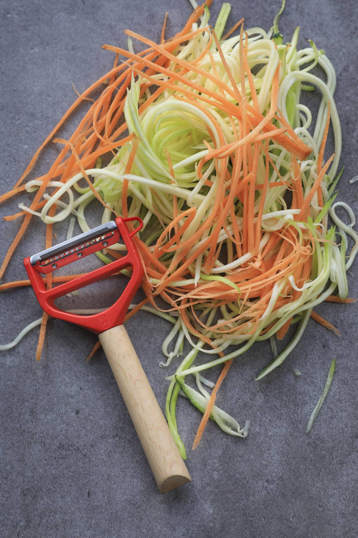 Opinel - T-DUO Schäler Holz Rot - Gemüse-Julienne