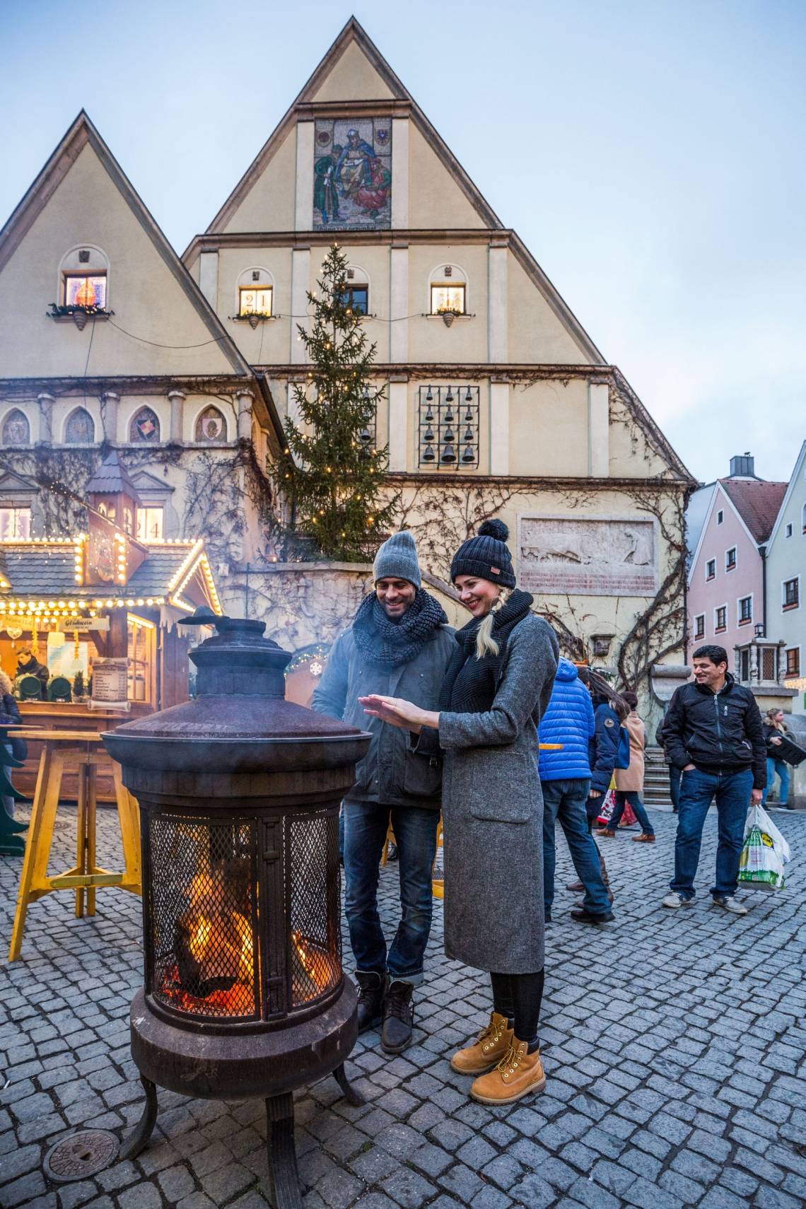 Holzfeuer auf dem Marktplatz von Weiden in der Oberpfalz