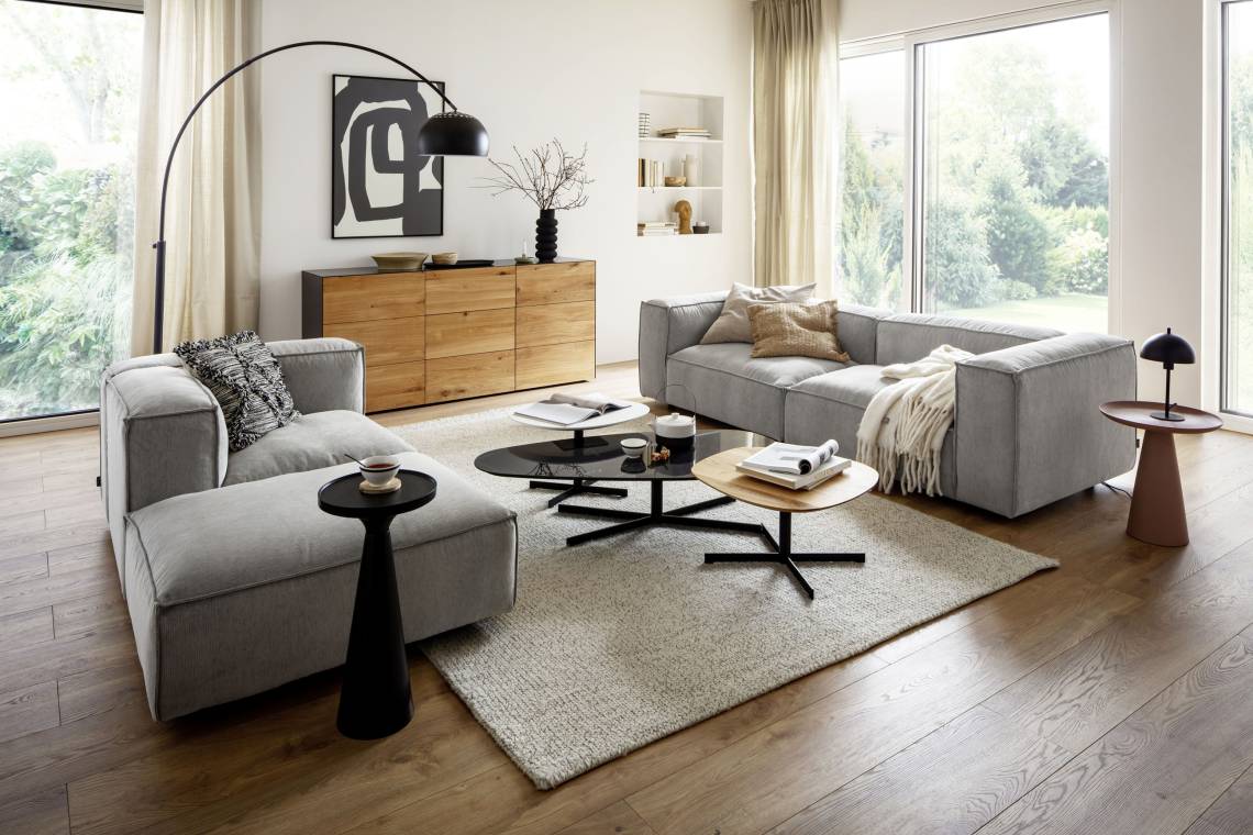 Raumfreunde - Lounge-Sofa Aki und Sideboard Jan