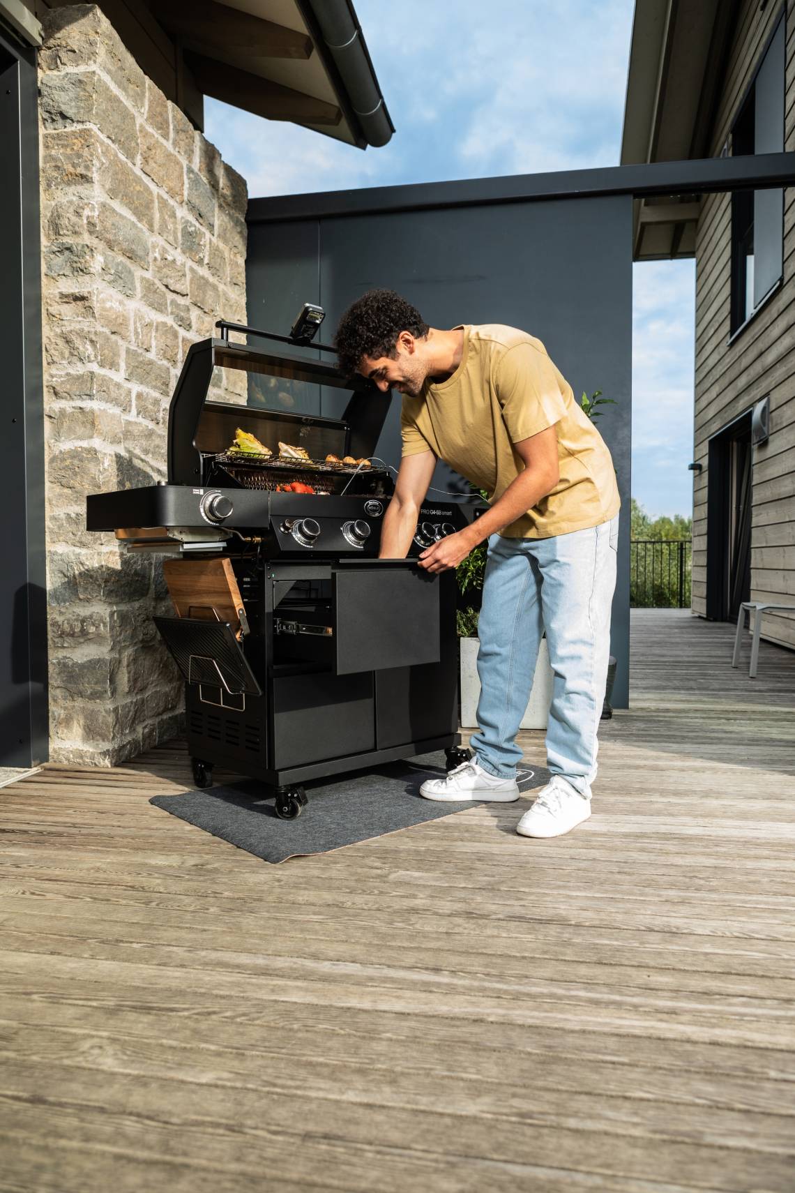 RÖSLE Gasgrill BBQ-Station Videro Pro G4-SB Smart Vario+