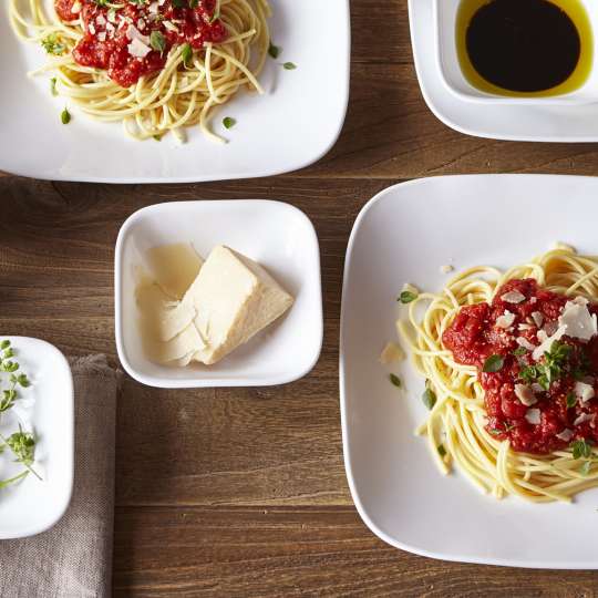 Pasta-Party mit dem Geschirr von Corelle