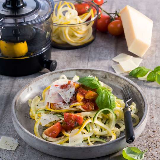GEFU - Zucchini-Spaghetti mit Spiralschneider SPIRALFIX - hoch