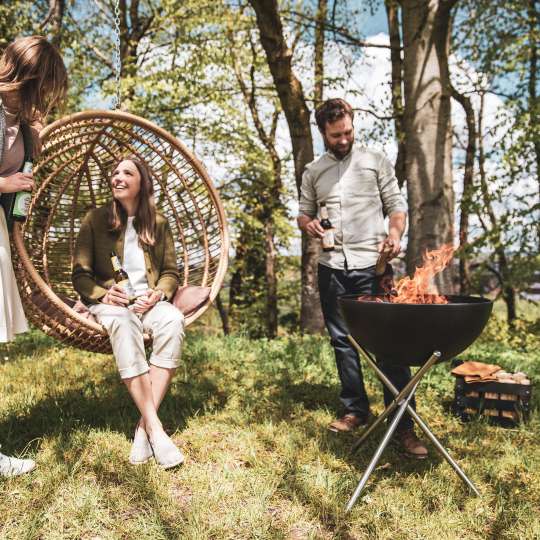 Höfats - Bowl 57 mit Dreibein - Zusammen grillen