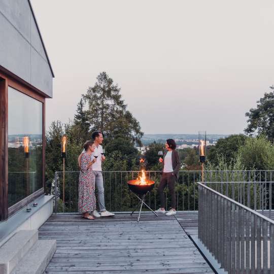 Höfats - Bowl 57 mit Dreibein - Grillen auf der Terrasse