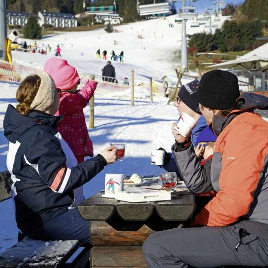 IHR - Ski-Spaß für die ganze Familie: Tassen Black Ski Runs