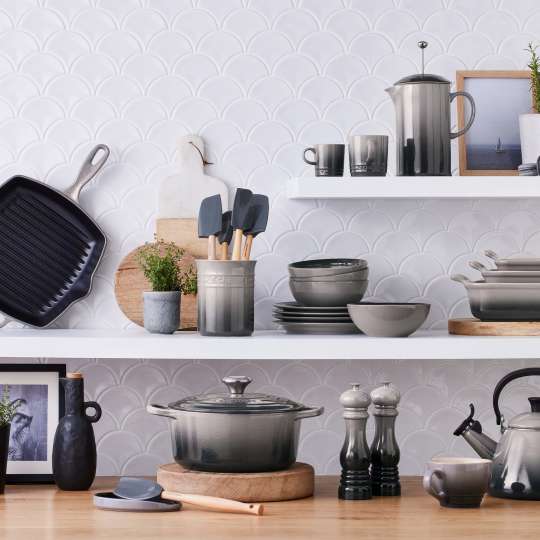 Le Creuset Kollektion Flint Koch- und Bratgeschirr