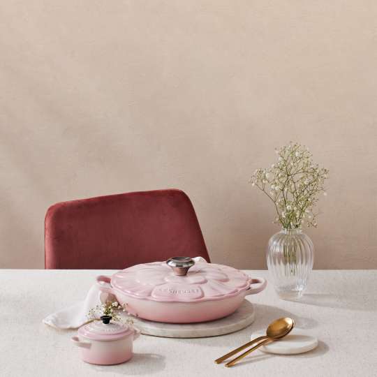 Le Creuset - Ein Traum in Shell Pink: Gourmet-Profitopf Blume