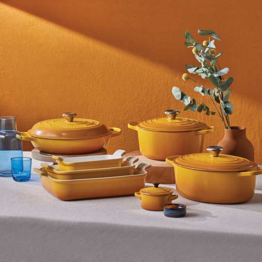 Le Creuset - Warmes Karamell trifft kühles Blau: Nectar lässt sich wunderbar kombinieren