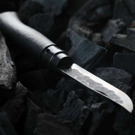 Opinel - Ein Kunstwerk aus Stahl und Ebenholz: Forge No. 08 Messer