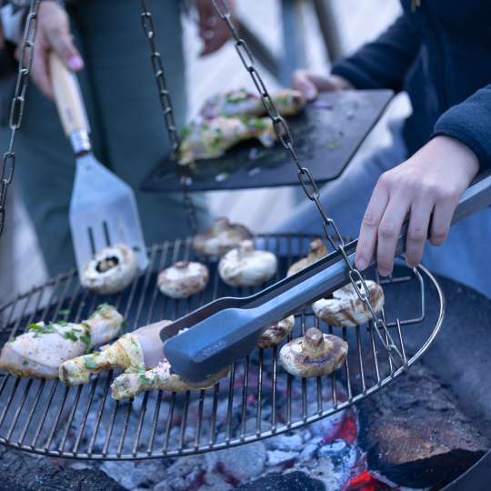 Opinel - Leichtes Wenden: Barbecue Zubehör mit komfortablen Griffen