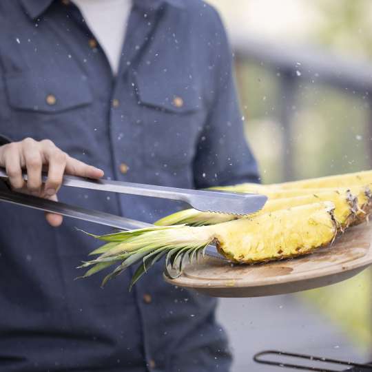 Opinel - Große Stücke mit XL-Zange servieren