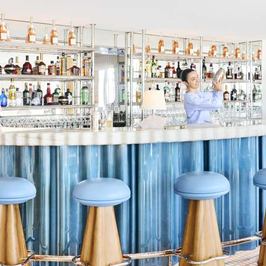 The Maybourne Riviera - Exotische Cocktails in der Bar 300 genießen
