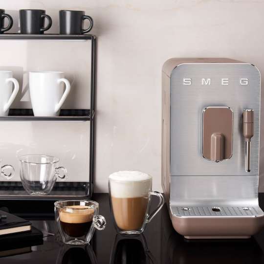 SMEG - Kaffeevollautomat BCC02TPMEU taupe - Küche 2