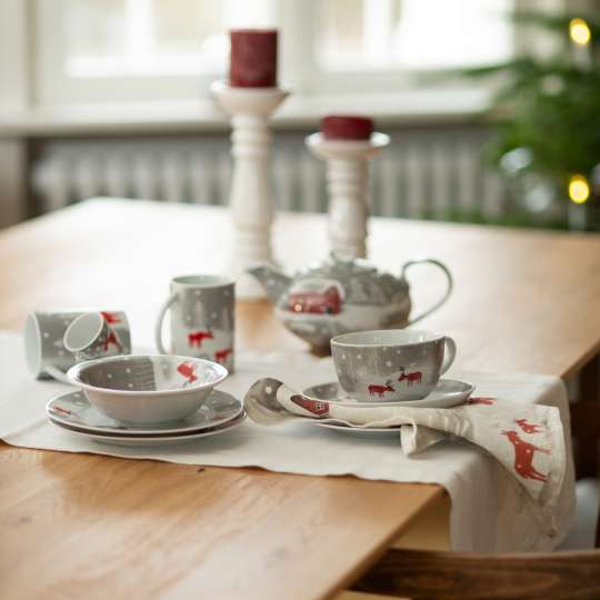 Schulz Home - Leinenhandtuch Schneeelche und Porzellangeschirr - Kerzen