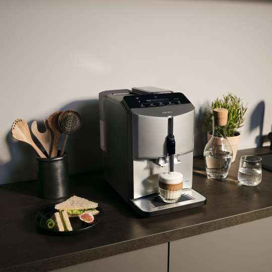 Der Siemens Kaffeevollautomat EQ300 begeistert mit neuem Design