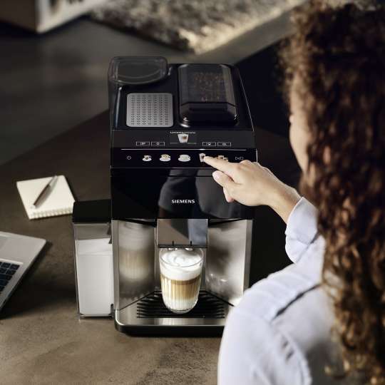 Siemens - Intuitives Display: Kaffeevollautomat EQ500