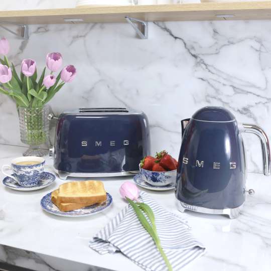 Smeg - Machen das Frühstück auch zum optischen Genuss: Toaster & Wasserkocher Navy Blue