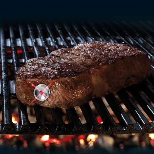 SteakChamp 10-2025 Steak-Thermometer beim Grillen