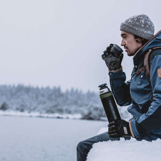 Thermos - Mountain Beverage Bottle - unterwegs