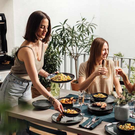 Villeroy & Boch - Mit Lave Gris Grillgut lecker anrichten