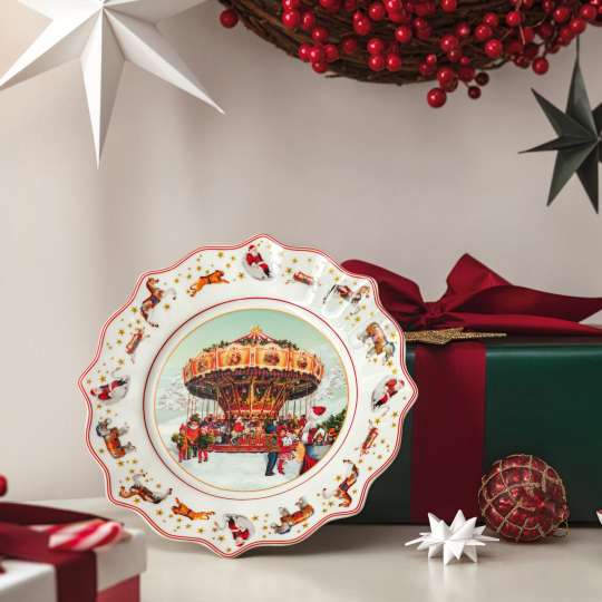 Villeroy & Boch - Ein Weihnachtsmarkt schmückt den Jahresteller 2024