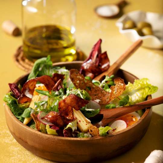 WIBERG Rustikaler Bauernsalat mit Aioli Dressing