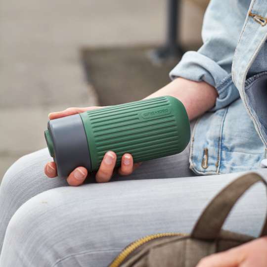 black+blum - Coffee-To-Go Becher Grün - klein und handlich