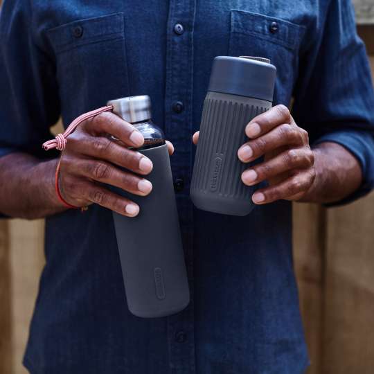 black+blum - Coffee-To-Go Becher und Wasserflasche aus Glas - Blau