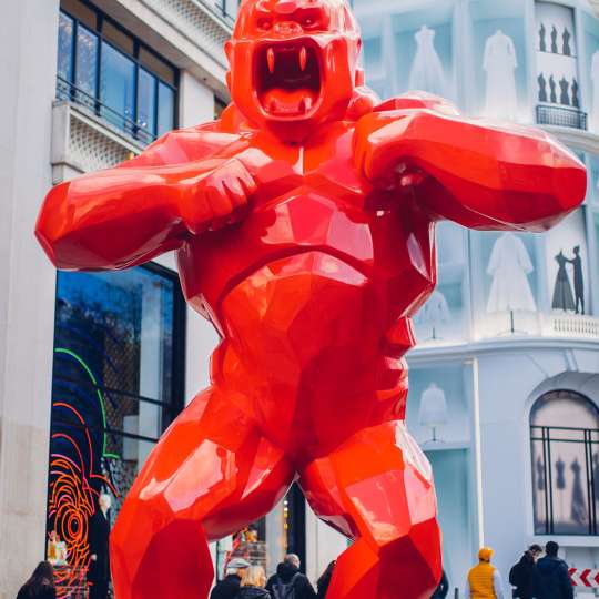 Deejo Skulptur Kong von Richard Orlinski