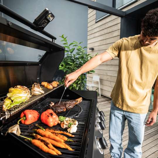 RÖSLE Gasgrill BBQ-Station Videro Pro G4-SB Smart Vario+