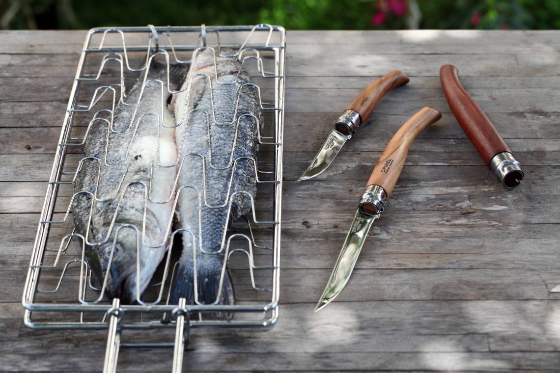 Fische mit zwei Slim-Line Messer