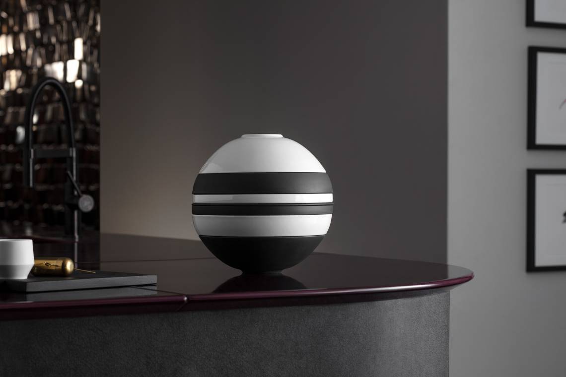 Villeroy & Boch: La Boule black/white: gestapeltes Tischservice als Designobjekt