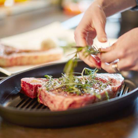 Berndes Steak mit sommerlicher Gemüsepfanne