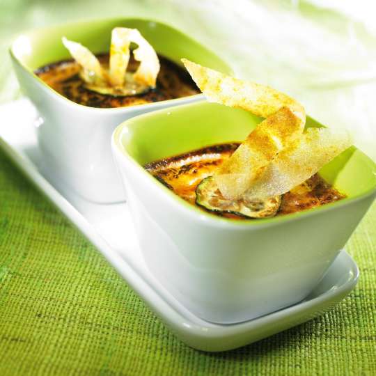 Crème brûlée light mit Basilikum und Zucchini