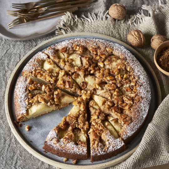 Apfel-Walnuss Kuchen ©Christian Verlag/Julia Ruby 