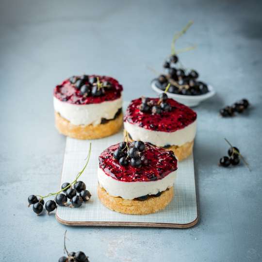 Cassis-Mascarpone-Törtchen