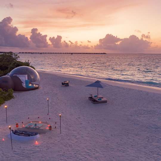 Finolhu - Beach Bubble Tent 4 (c) Seaside Finolhu Resort