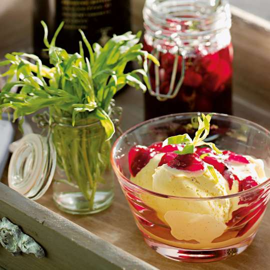 Kirschragout mit Portwein und Estragon